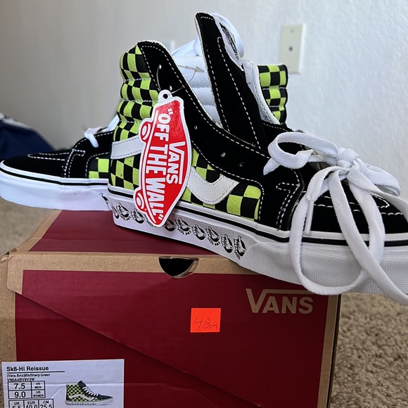 Vans - Picture 4 of 6